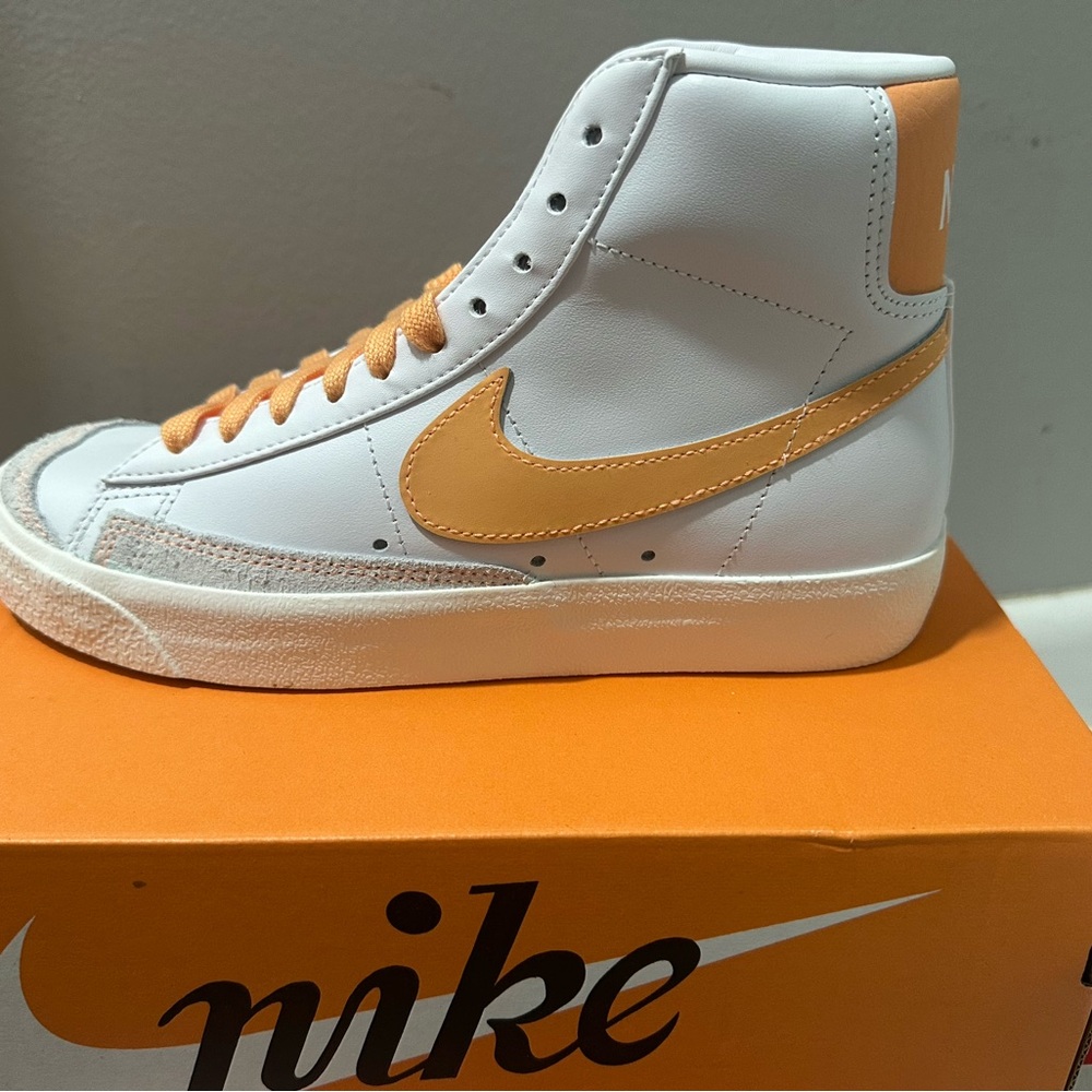 Nike Blazer Mid '77 in White and Peach